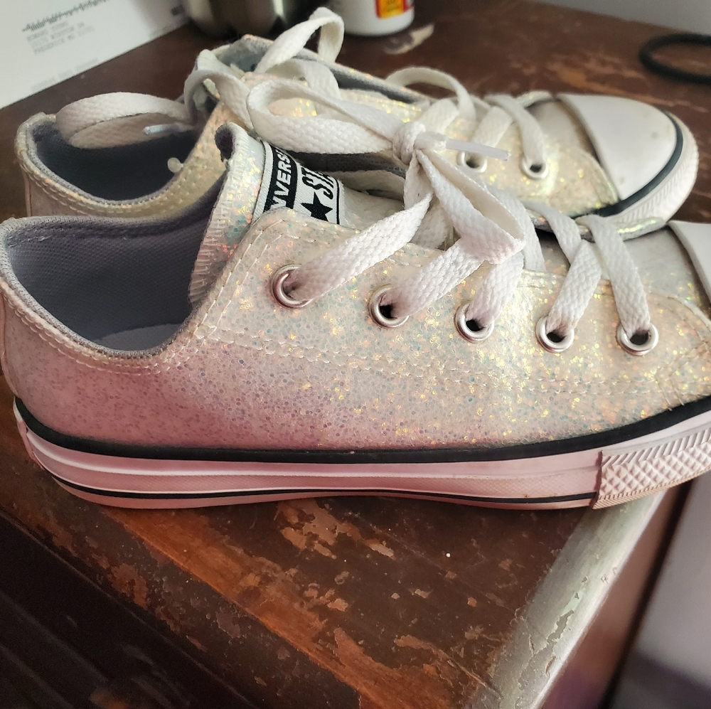 Converse Tennis Shoes